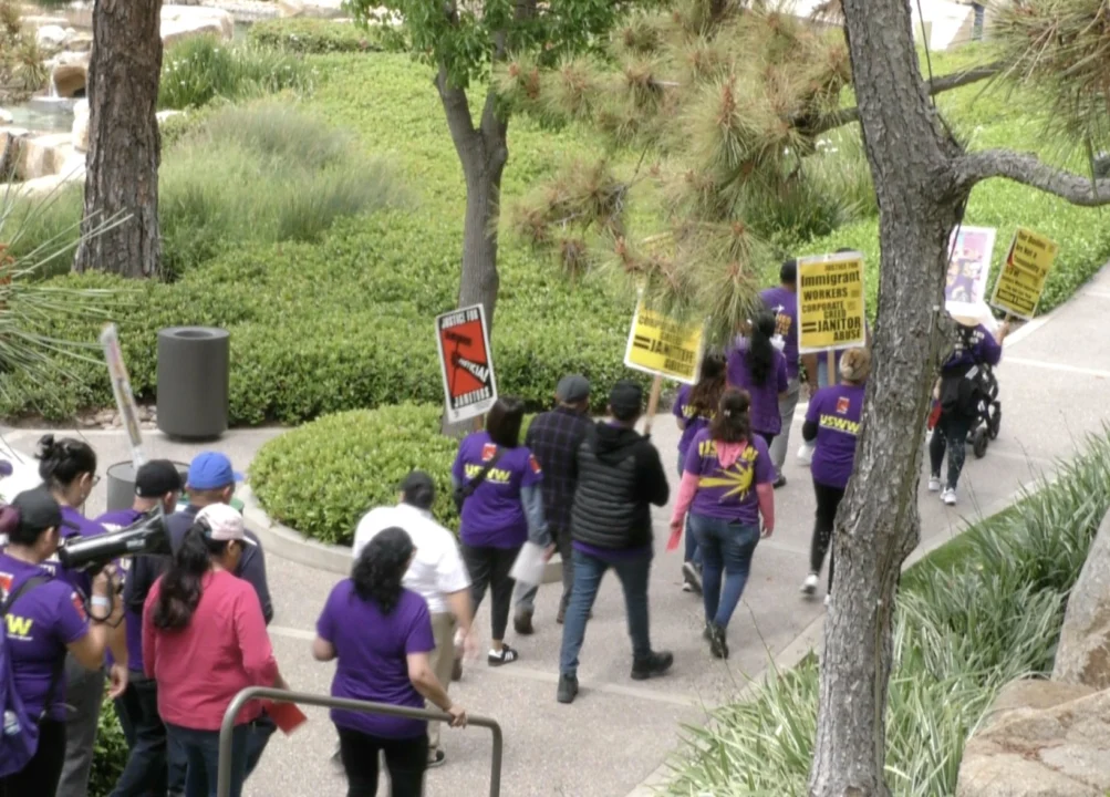 Protestan por mejores condiciones laborales en trabajos de limpieza en San Diego